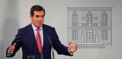 El presidente de la Confederación Española de Organizaciones Empresariales (CEOE), Antonio Garamendi, a mediados de noviembre en La Moncloa.