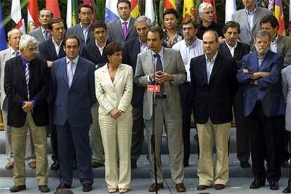 Reunión del Consejo Territorial del PSOE en Santillana del Mar para aprobar el modelo autonómico en agosto de 2003.