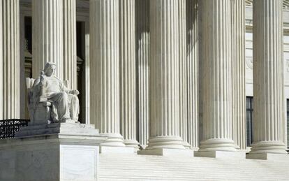 Escalinata de acceso al Tribunal Supremo en Washington.