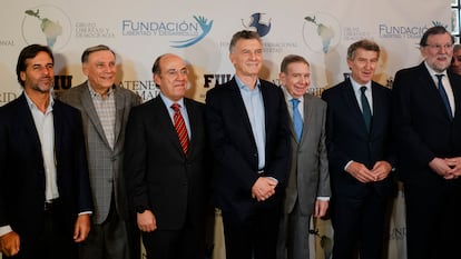 El expresidente de Uruguay Luis Lacalle; el expresidente de Ecuador Jamil Mahuad; el expresidente de México Felipe Calderón; el expresidente de Argentina Mauricio Macri; el presidente electo de Venezuela, Edmundo González; el presidente del PP, Alberto Núñez Feijóo y el expresidente del Gobierno Mariano Rajoy, este miércoles en Madrid.
21/05/2025