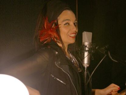 La cantante Marina Abad en el estudio Millenia.