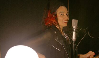 La cantante Marina Abad en el estudio Millenia.
