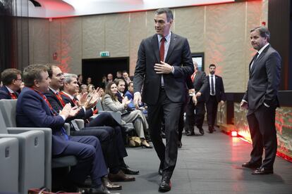 El presidente del Gobierno, Pedro Sánchez, a su llegada a la clausura del Congreso 10º Aniversario Multinacionales con España, en la Fundación Pablo VI, en Madrid.