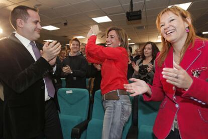 Jorge Alarte, Carme Chacón y Leire Pajín, en la reunión en Valencia.