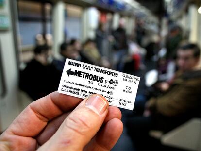 10 buenas razones para viajar en metro (y otras tantas para dejar de hacerlo).
