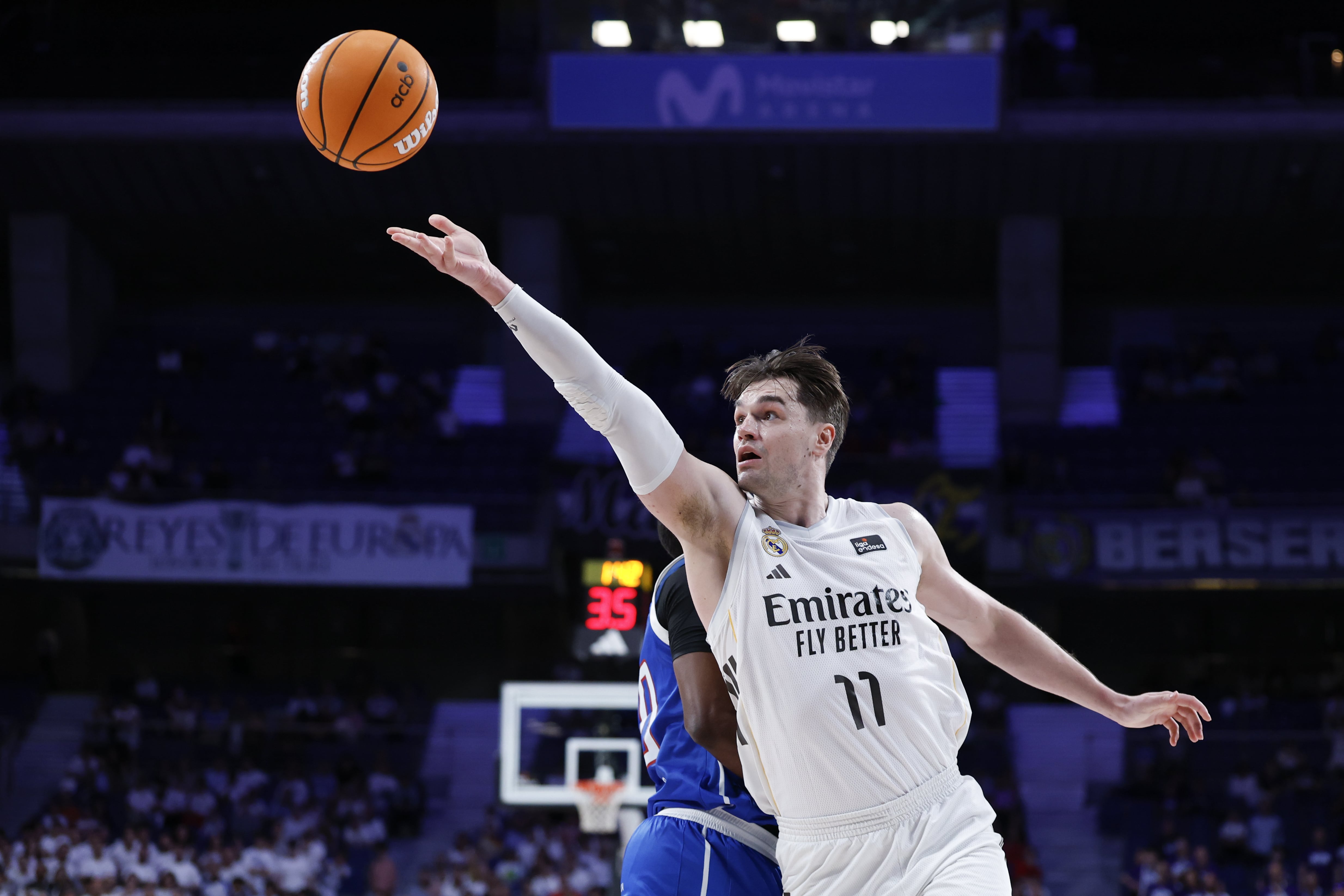Hezonja, ante el UCAM Murcia.