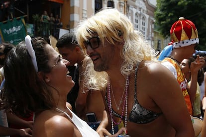 Foliões curtem a festa de pré-carnaval no Rio de Janeiro.