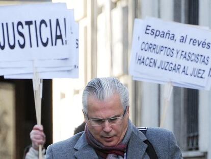 Spanish Judge Baltasar Garzon arrives for his trial on February 8. 