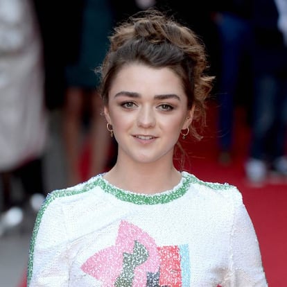 Maisie Williams, de 19 años, conocida por su papel de Arya Stark en 'Juego de tronos', compartió con 'The Evening Standard': "Hay una gran cantidad de papeles como "la novia" o "la chica caliente” en las películas o las series de TV. Lo he visto de propia mano y lo he leído siempre. Sería algo así como “Derek: inteligente, bueno con los niños, divertido, realmente bueno… y luego dirá, Sandra: caliente de una manera mona”. Y eso es todo lo que hay. Esta es la manera en la que los personajes son descritos, así que en una audición el personaje de “caliente” en realidad no es una persona. Eso es lo que veo y esto es lo que hay que cambiar. Solo espero que si dejamos de interpretar esos personajes, dejarán de escribirse".