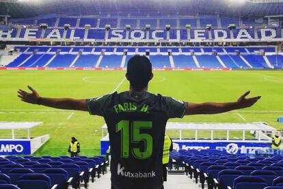 Faris al Hathloul en una visita a Anoeta, el estadio de la Real Sociedad.