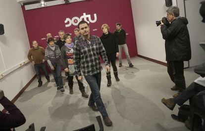 El presidente de Sortu, Hasier Arraiz, tras ofrecer la rueda de prensa en la que pidió dar "jaque mate" a la Guardia Civil el pasado mes de enero.