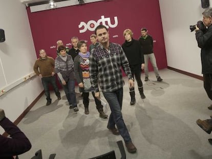 El presidente de Sortu, Hasier Arraiz, tras ofrecer la rueda de prensa en la que pidió dar "jaque mate" a la Guardia Civil el pasado mes de enero.