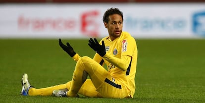 Neymar, durante su &uacute;ltimo partido ante el Rennes.