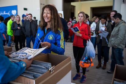 Estand de recogida de dorsales para los inscritos en la carrera.