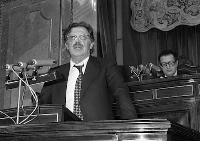 Ramón Trías Fargas, durante una sesión plenaria del Congreso de Diputados en octubre de 1977.