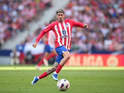 Rodrigo de Paul conduce el balón durante el último Atlético de Madrid-Real Sociedad disputado en el Civitas Metropolitano.