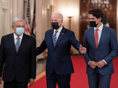 Desde la izquierda, López Obrador, Biden y Trudeau, este jueves en la Casa Blanca.