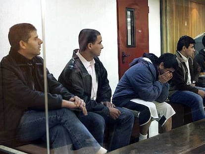 Cinco de los integrantes del denominado <i>comando Dixan,</i> durante el juicio en la Audiencia Nacional.