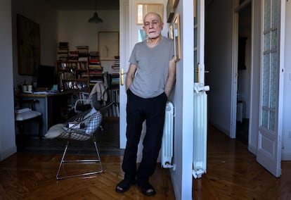 Hugo Mujica, poeta y filósofo, retratado en Madrid el 30 de junio de 2023.