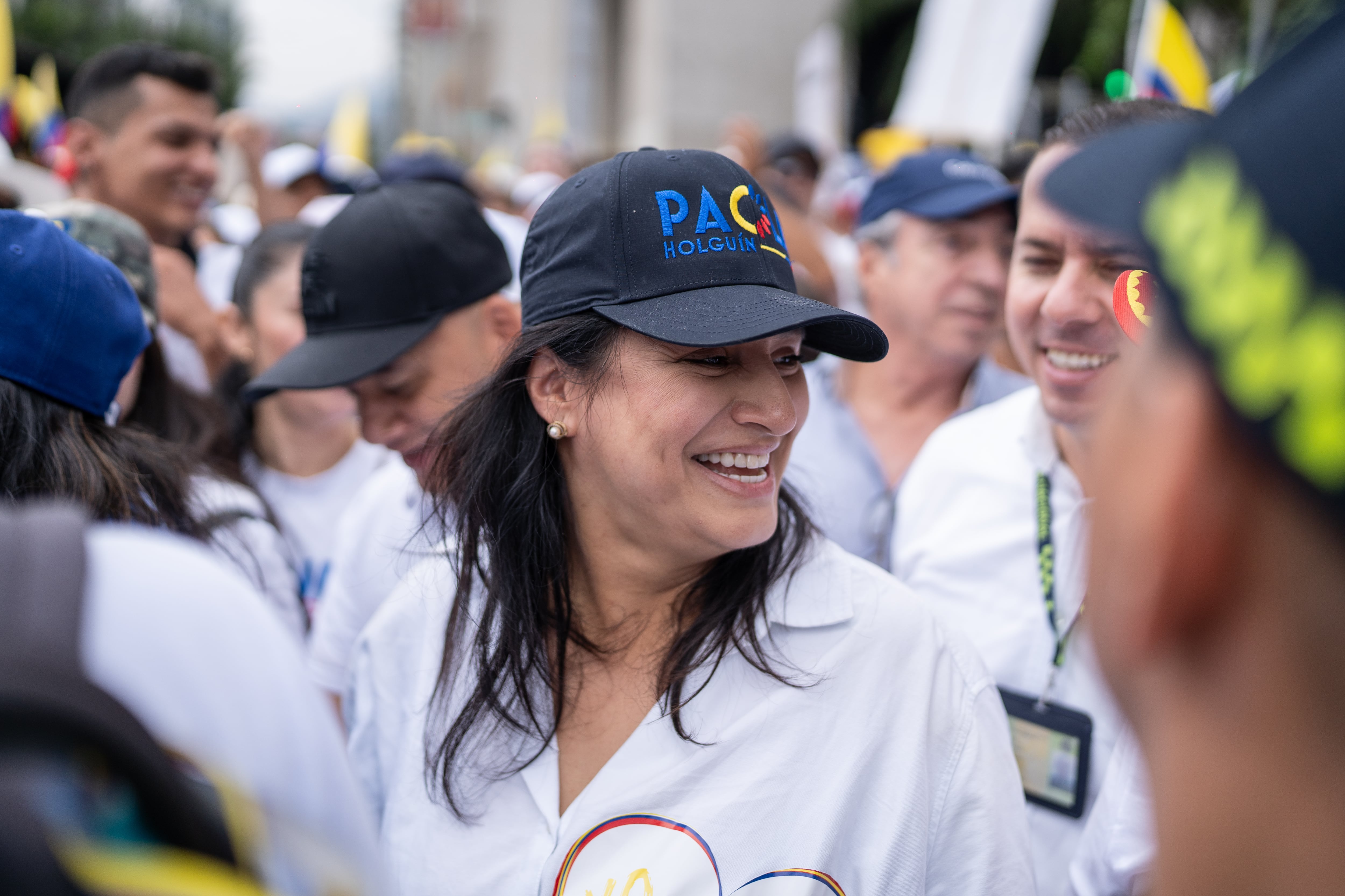 Paola Holguín marcha a favor de Álvaro Uribe, en Medellín, el 7 de agosto.