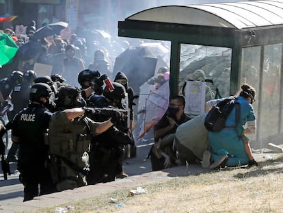 Disturbios entre manifestantes y la policía, el 25 de julio en Seattle.