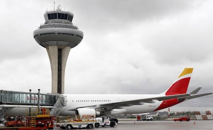 Un avión A330 de Iberia en el aeropuerto madrileño de Barajas.