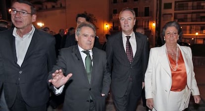 Clemente, Rus, Fabra y Barber&aacute;, ayer, antes de la junta directiva provincial del PP de Valencia.
