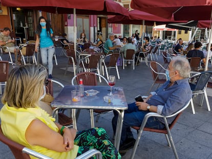 La terraza del bar de Valladolid El largo adiós, este jueves.