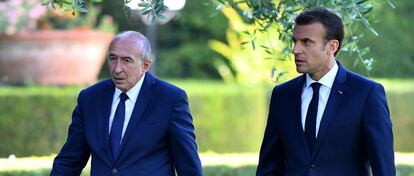El presidente Emmanuel Macron y el ministro Gérard Collomb, en junio pasado en Roma. 