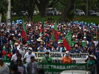 Marcha contra el asesinato de líderes sociales en Cali, Colombia.