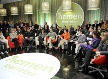 La plataforma 'Hemen Ibarretxe', de apoyo al candidato del PNV a lehendakari, presentada hoy en Bilbao