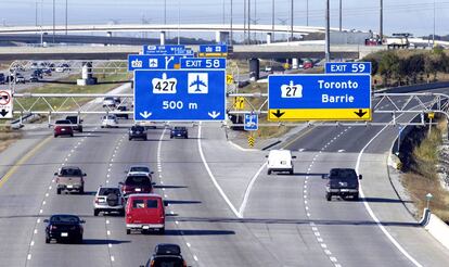 Tr&aacute;fico en la autopista 407 ETR de Toronto (Canad&aacute;).