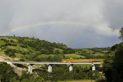 Obras para la construcción de la autopista Euroscut, en las Azores (Portugal), ejecutadas por Ferrovial.