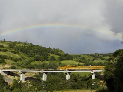 Obras para la construcción de la autopista Euroscut, en las Azores (Portugal), ejecutadas por Ferrovial.