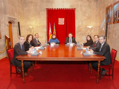 Los miembros de los Gobierno balear y valenciano durante el encuentro bilateral sobre financiaci&oacute;n auton&oacute;mica. 