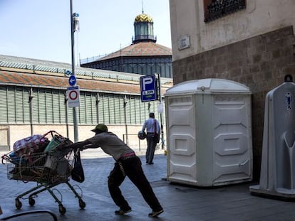 Urinaris al carrer Fusina de Barcelona.