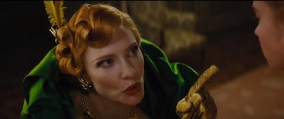 Cate Blanchett, caracteritzada com la madrastra de la 'Cenicienta'.