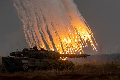 Un carro de combate Leopard de las Fuerzas Armadas de Alemania, el pasado octubre en unas maniobras militares de la OTAN al norte de Vilnius (Lituania).