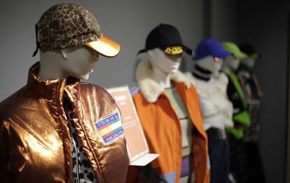 La colección de Desigual, expuesta en el 'concept store' El Paracaidista de Madrid.