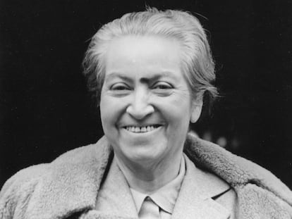 Gabriela Mistral en Londres, en febrero de 1946.