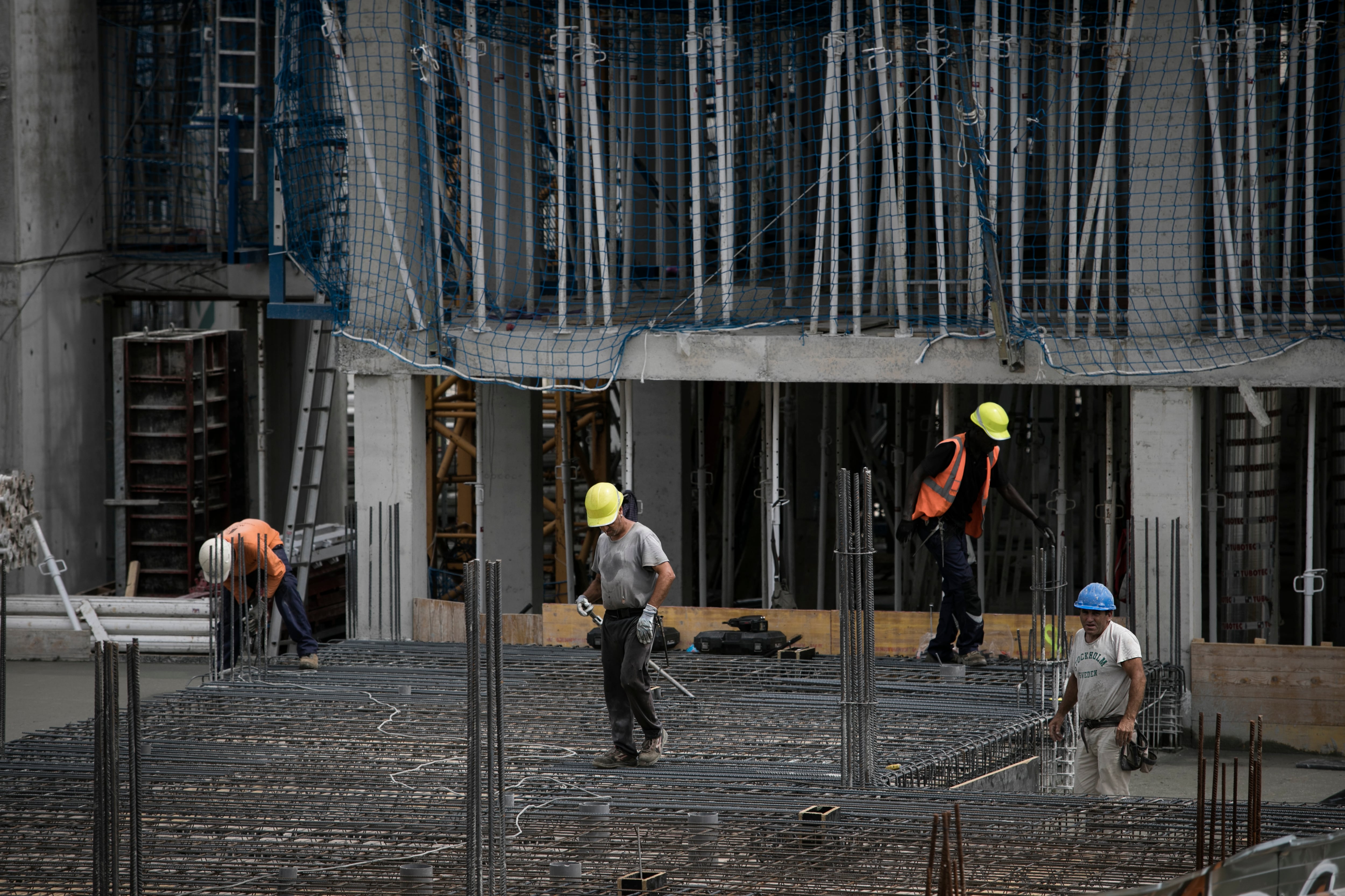 En la imagen una obra de construcción de viviendas en el barrio de Horta-Guinardó, otra de las actividades en donde los migrantes colombianos han conseguido trabajo.