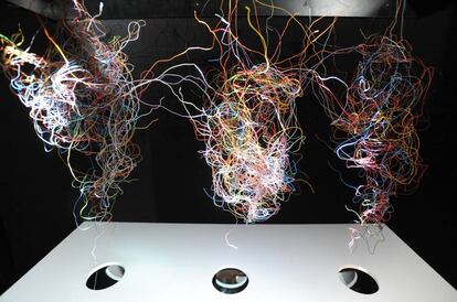 Instalación de Daniel Canogar titulada Hippocampus 2