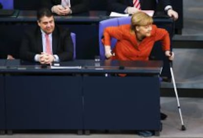 El lider del SPD, Sigmar Gabriel, y la canciller de Alemania, Angela Merkel.