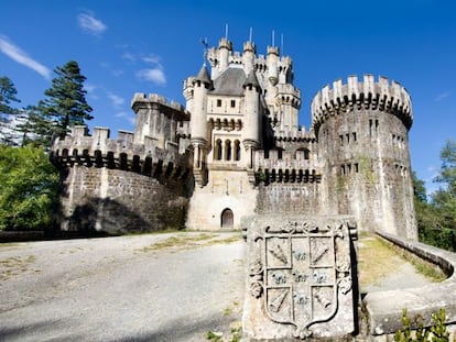 Vista del castillo de Butron, en el municipio vizcaíno de Gatika.