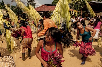 A las orillas del río Bobonaza, en la Amazonía ecuatoriana, el pueblo originario kichwa de Sarayaku celebra la Uyantza Raymi 2017, fiesta tradicional de la cacería.