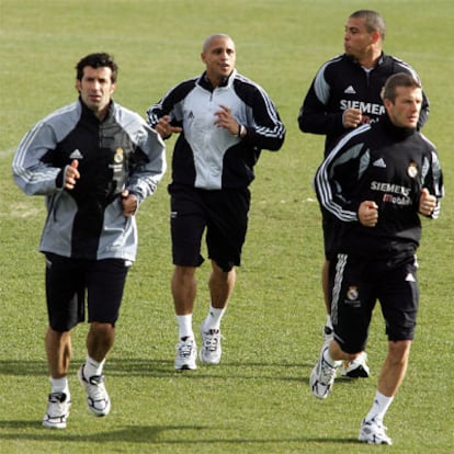 Figo, ayer, junto a Beckham, Roberto Carlos y Ronaldo.