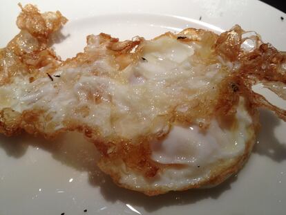 Huevos fritos con firma