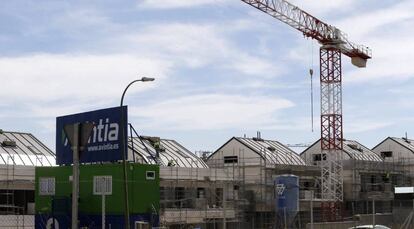 Viviendas en construcción en Valdebebas.