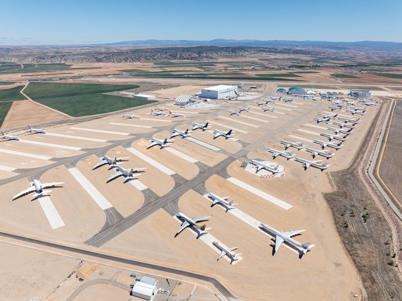 Los aviones de Qatar se refugian de la guerra en Teruel