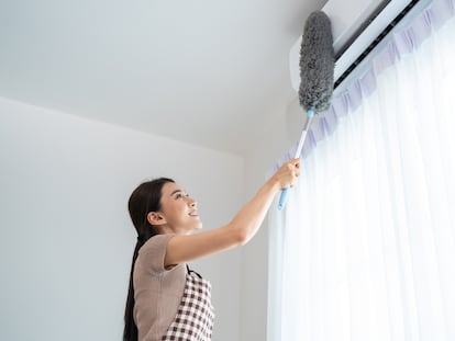 Elimina las telarañas y limpia tus ventiladores de techo al instante con este plumero telescópico superventas